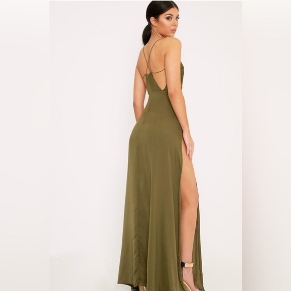 PRETTYLITTLETHING
Beccie Khaki Extreme Split
Strappy Back Maxi Dress - Picture 1 of 12